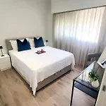 St Raphael Marina Sea Breeze & Pool, Sleeps 4 Apartamento