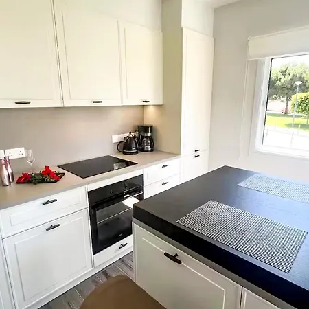 St Raphael Marina Sea Breeze & Pool, Sleeps 4