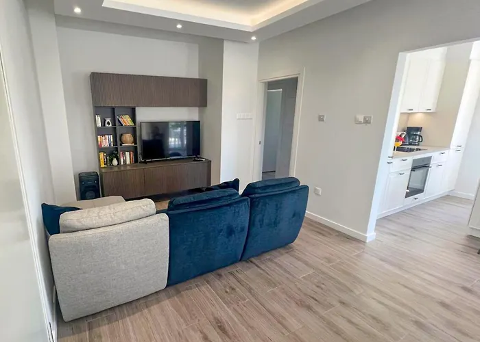 St Raphael Marina Sea Breeze & Pool, Sleeps 4 * Limisso