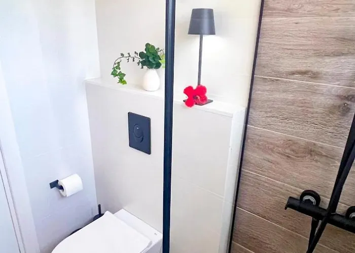 St Raphael Marina Sea Breeze & Pool, Sleeps 4 * Limisso