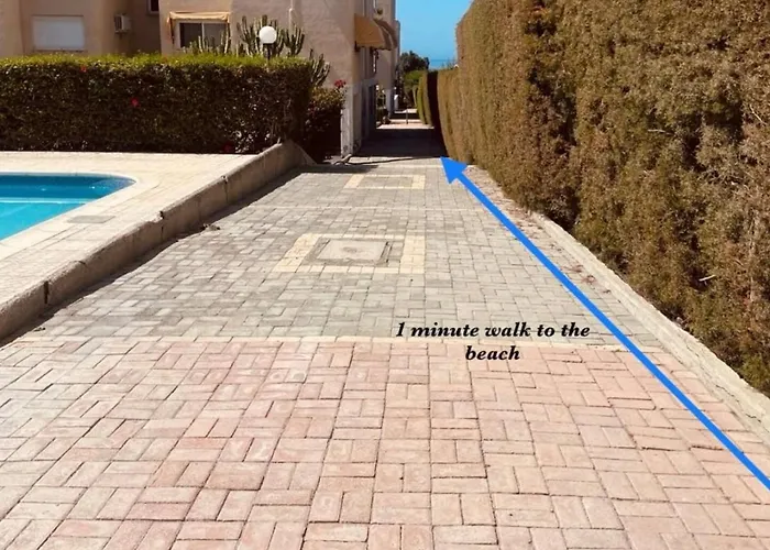 St Raphael Marina Sea Breeze & Pool, Sleeps 4 Appartamento Limisso